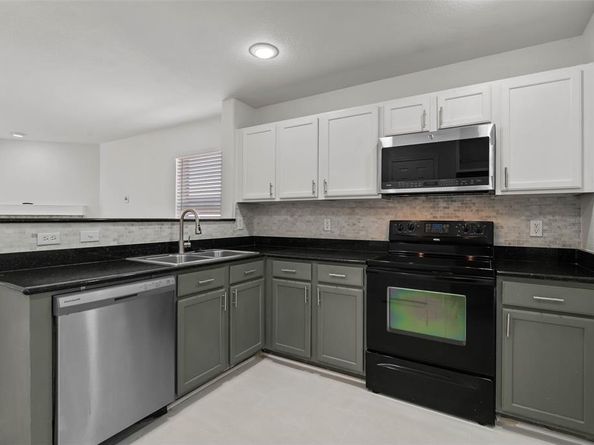 2013  Finch Cove , Aubrey Texas 76227
