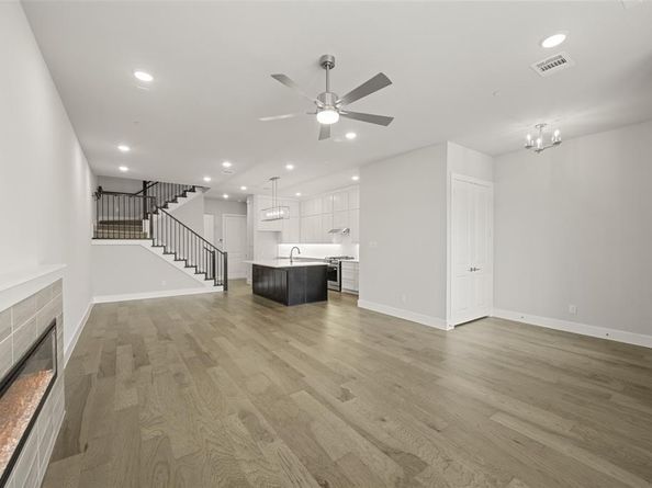 1852  Wittington  , Farmers Branch Texas 75234