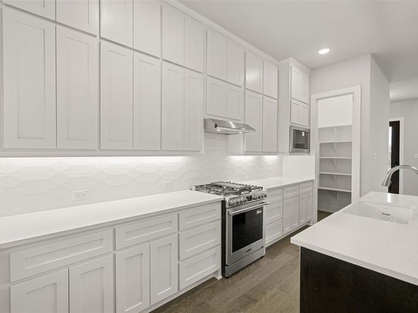 1852  Wittington  , Farmers Branch Texas 75234