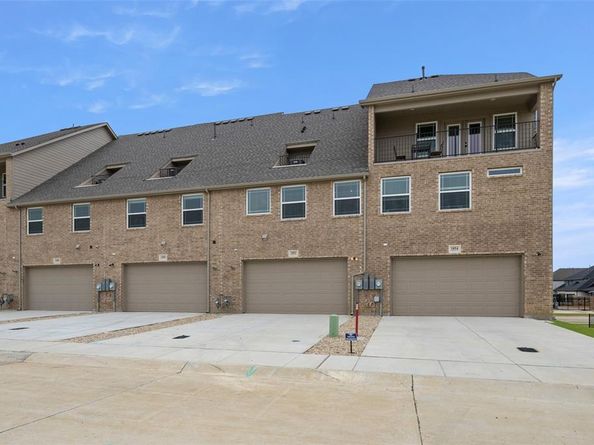 1852  Wittington  , Farmers Branch Texas 75234