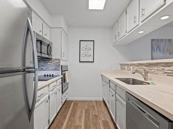 7510  Holly Hill Drive  142, Dallas Texas 75231