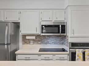 7510  Holly Hill Drive  142, Dallas Texas 75231