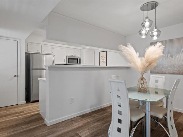 7510  Holly Hill Drive  142, Dallas Texas 75231