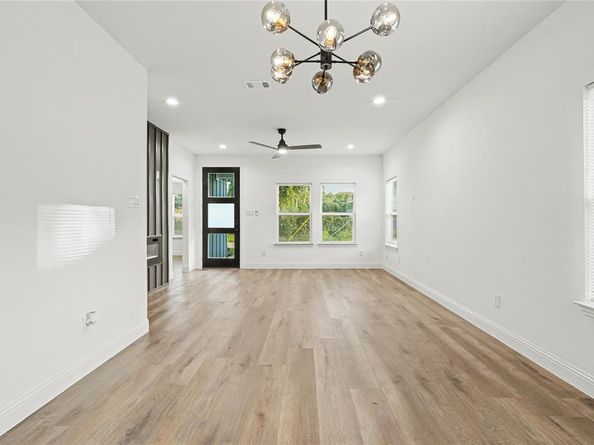 2731  Rogers Street , Dallas Texas 75215