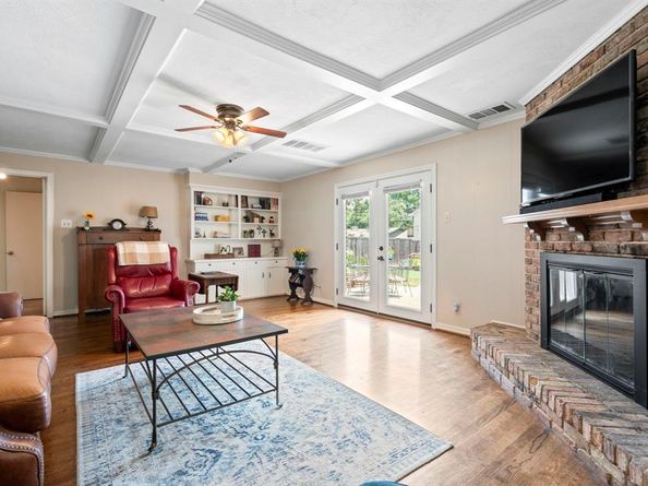 9548  Highedge Drive , Dallas Texas 75238