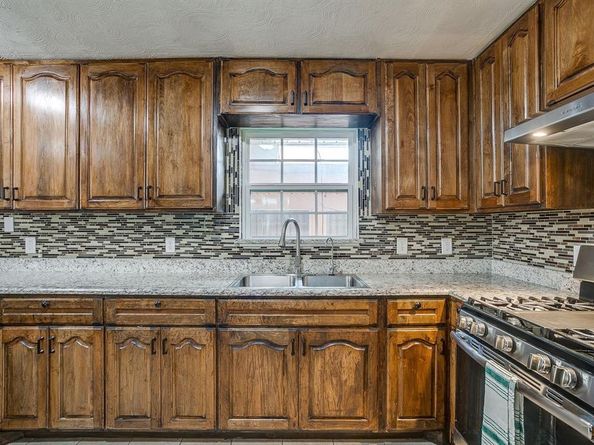 2122 S Vernon Avenue , Dallas Texas 75224