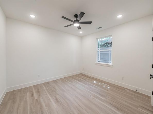 1402  Driess Street , Fort Worth Texas 76104