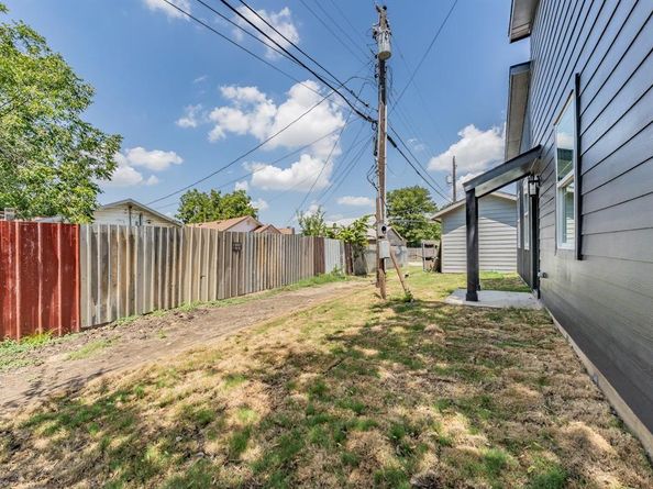 1402  Driess Street , Fort Worth Texas 76104
