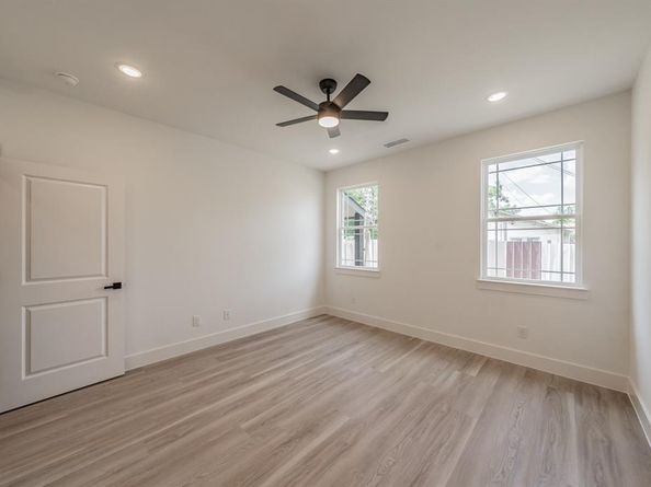 1402  Driess Street , Fort Worth Texas 76104