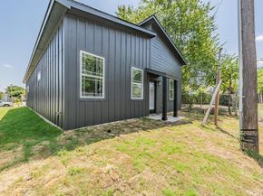 1402  Driess Street , Fort Worth Texas 76104