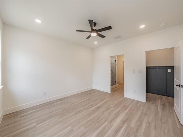 1402  Driess Street , Fort Worth Texas 76104