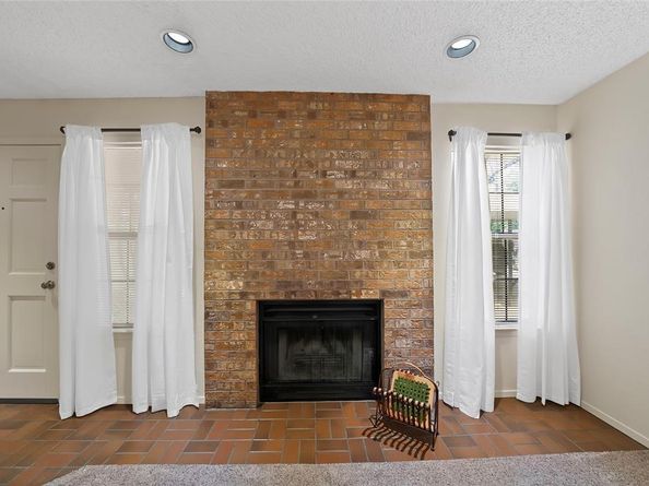 2415  Sanguinet Street , Fort Worth Texas 76107
