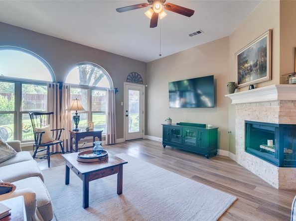 2201  Indian Trail , Rowlett Texas 75088