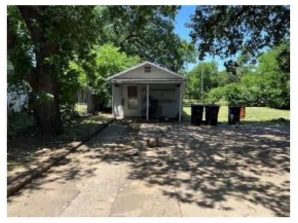 1812  Arch Street , Fort Worth Texas 76105