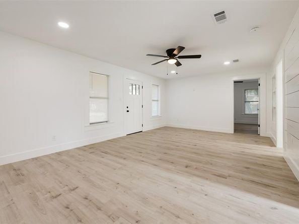 325  Houston Street , Cedar Hill Texas 75104