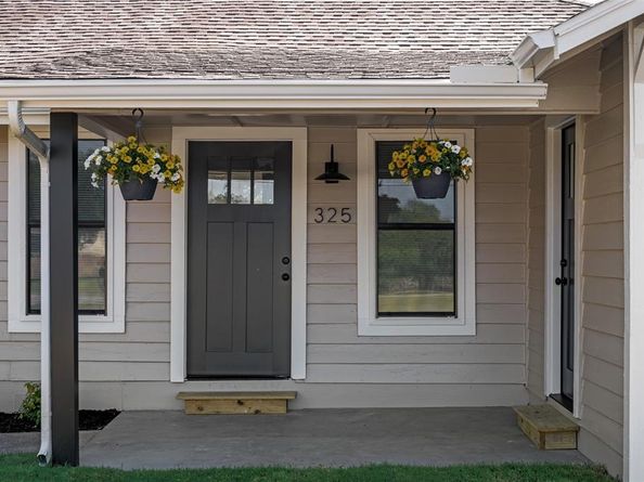 325  Houston Street , Cedar Hill Texas 75104