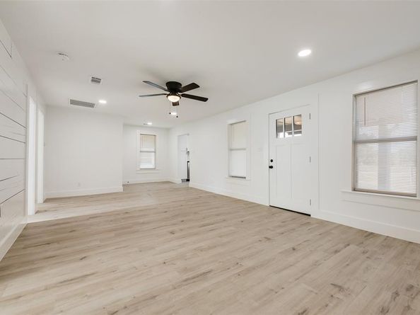325  Houston Street , Cedar Hill Texas 75104