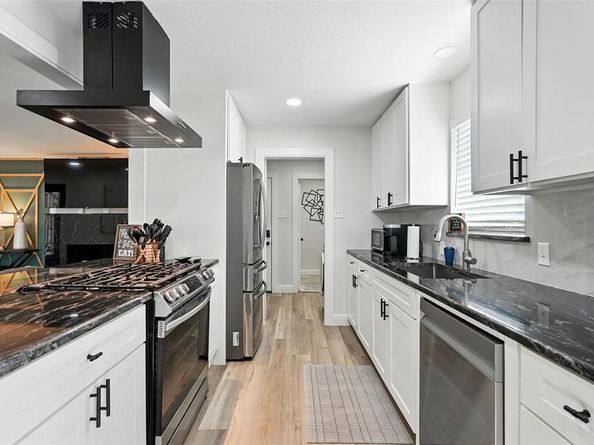 6622  Symphony Lane , Dallas Texas 75227
