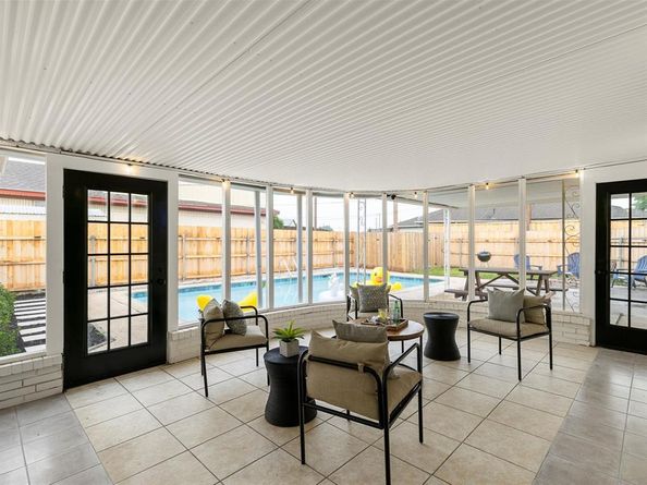 6622  Symphony Lane , Dallas Texas 75227