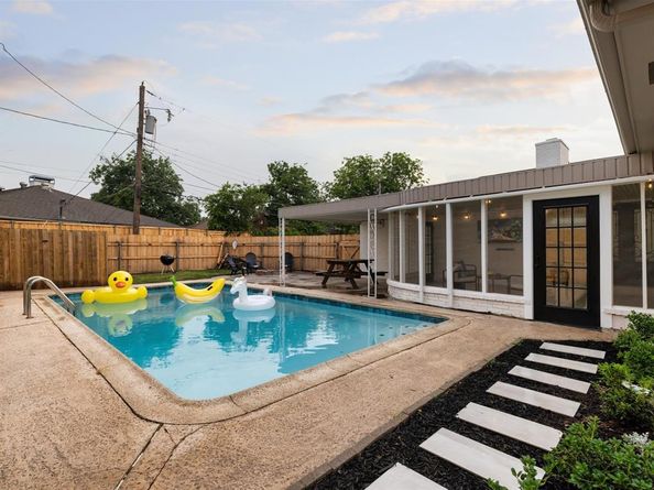 6622  Symphony Lane , Dallas Texas 75227