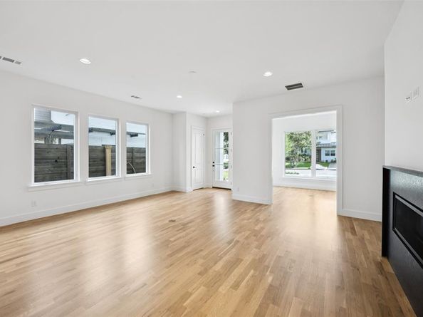 5636  Winton Street , Dallas Texas 75206