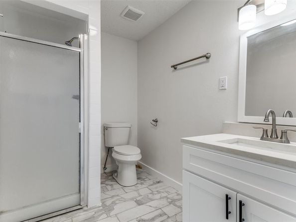 109 S Judkins Street , Fort Worth Texas 76111