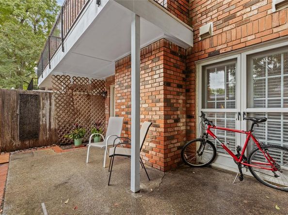 1231  Roaring Springs Road  1, Fort Worth Texas 76114