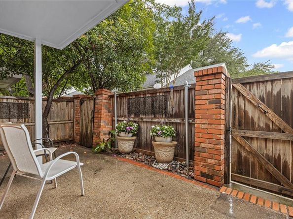 1231  Roaring Springs Road  1, Fort Worth Texas 76114