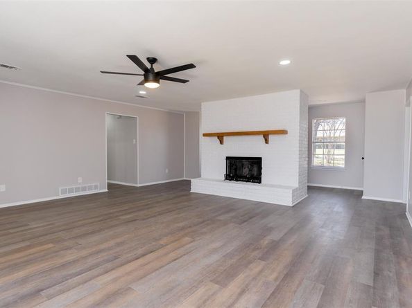 105  Timber Ridge Circle , Burleson Texas 76028