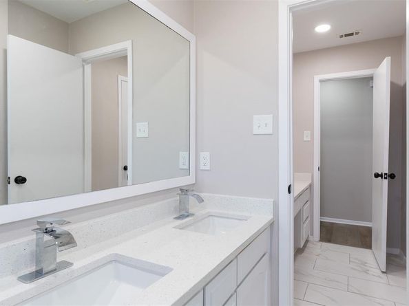 105  Timber Ridge Circle , Burleson Texas 76028
