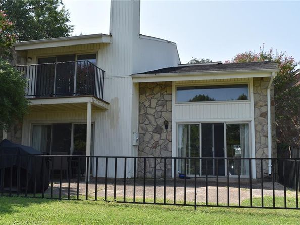 1827  Lakecrest Circle , Carrollton Texas 75006