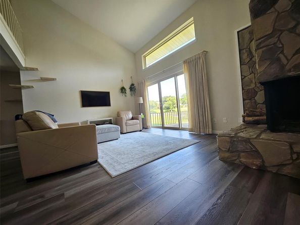 1827  Lakecrest Circle , Carrollton Texas 75006