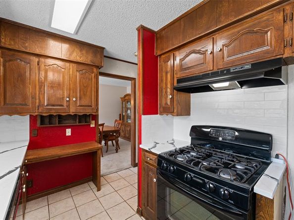 1054  Shadow Wood Lane , Lewisville Texas 75067