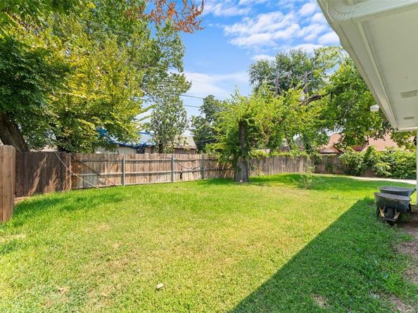 1054  Shadow Wood Lane , Lewisville Texas 75067