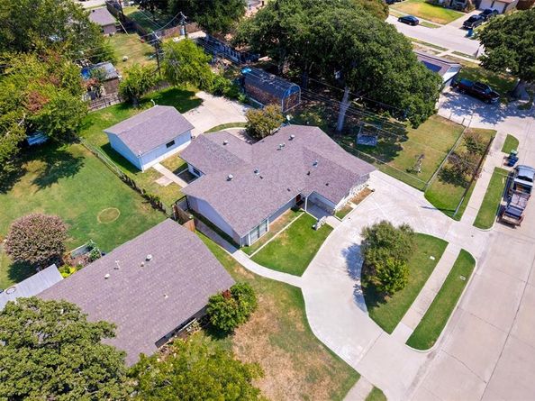 1054  Shadow Wood Lane , Lewisville Texas 75067