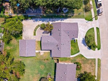 1054  Shadow Wood Lane 