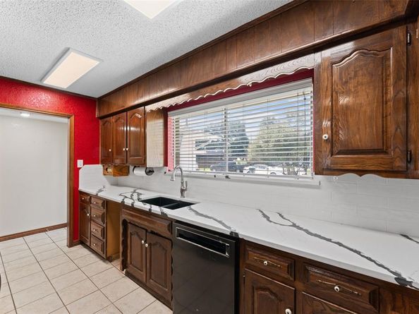 1054  Shadow Wood Lane , Lewisville Texas 75067