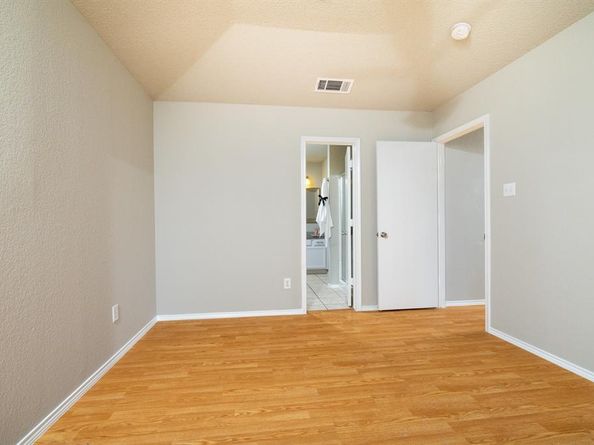 511  Hollyberry Drive , Mansfield Texas 76063