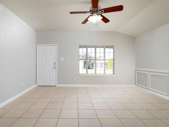 511  Hollyberry Drive , Mansfield Texas 76063