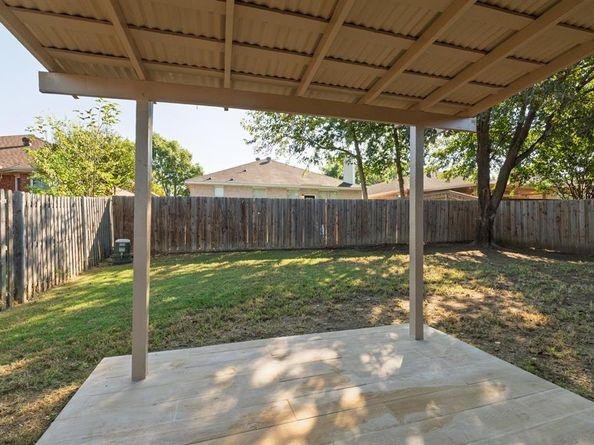 511  Hollyberry Drive , Mansfield Texas 76063