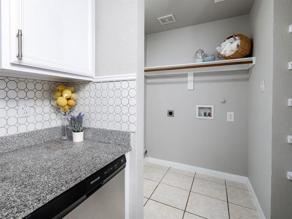 511  Hollyberry Drive , Mansfield Texas 76063