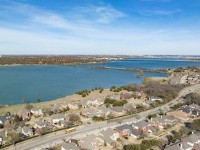 1302  Lakebreeze Drive , Garland Texas 75043