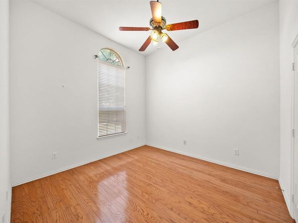 1302  Lakebreeze Drive , Garland Texas 75043