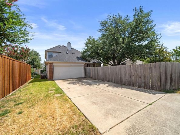 1302  Lakebreeze Drive , Garland Texas 75043