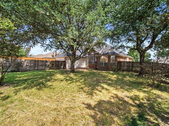 1302  Lakebreeze Drive , Garland Texas 75043