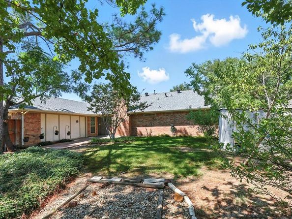 1506 N Valley Parkway , Lewisville Texas 75077