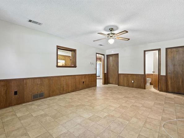 1506 N Valley Parkway , Lewisville Texas 75077