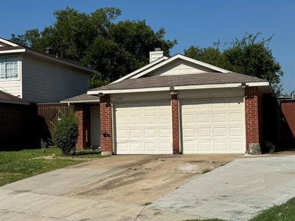 3159  Cross Creek Circle , Grand Prairie Texas 75052
