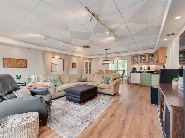 801  Bent Tree Drive , Euless Texas 76039