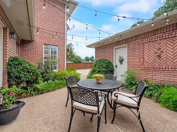 801  Bent Tree Drive , Euless Texas 76039